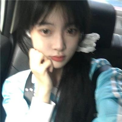 彩凤云裳海报